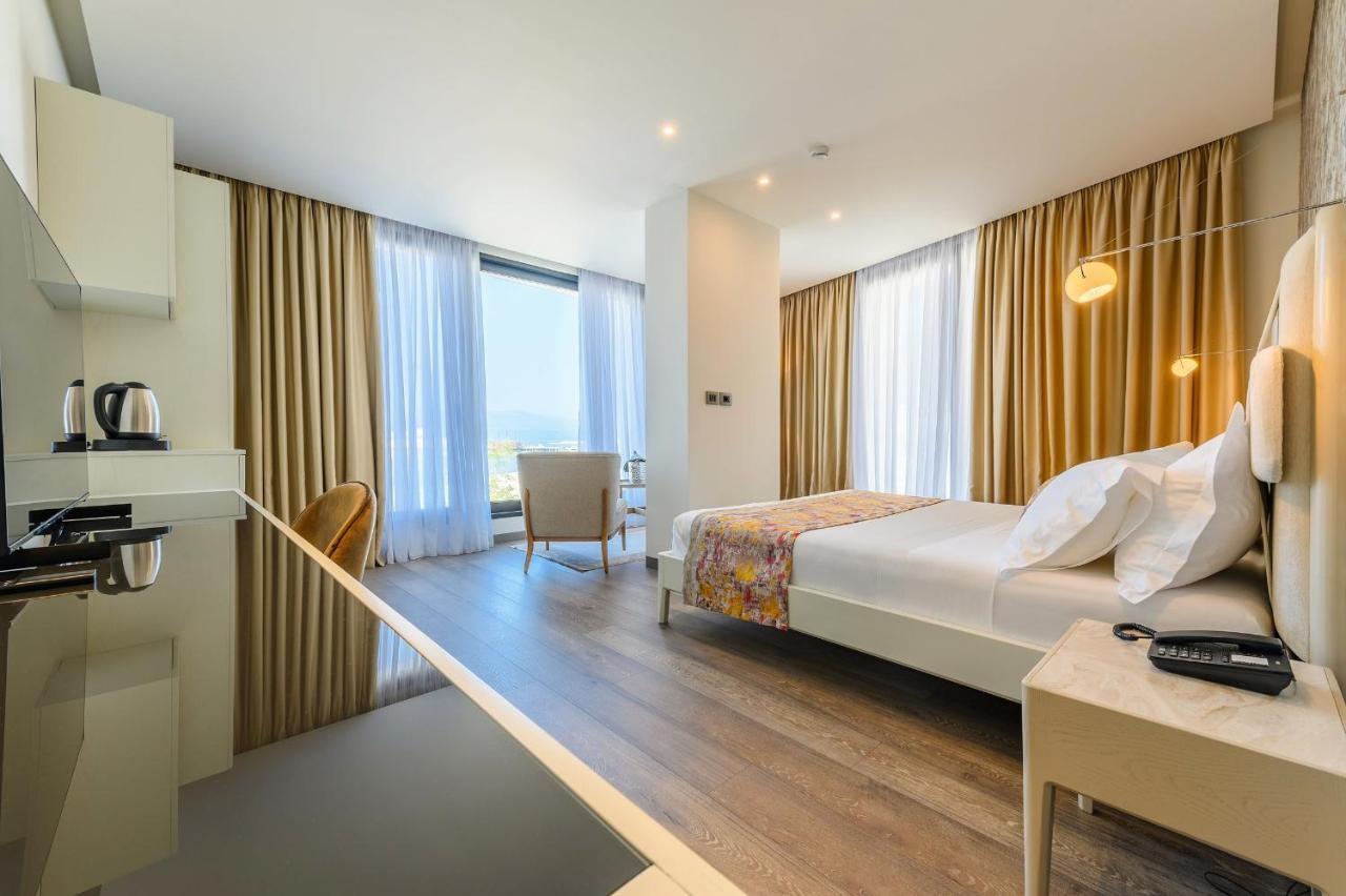 Chic Boutique Hotel Vlore Exterior photo