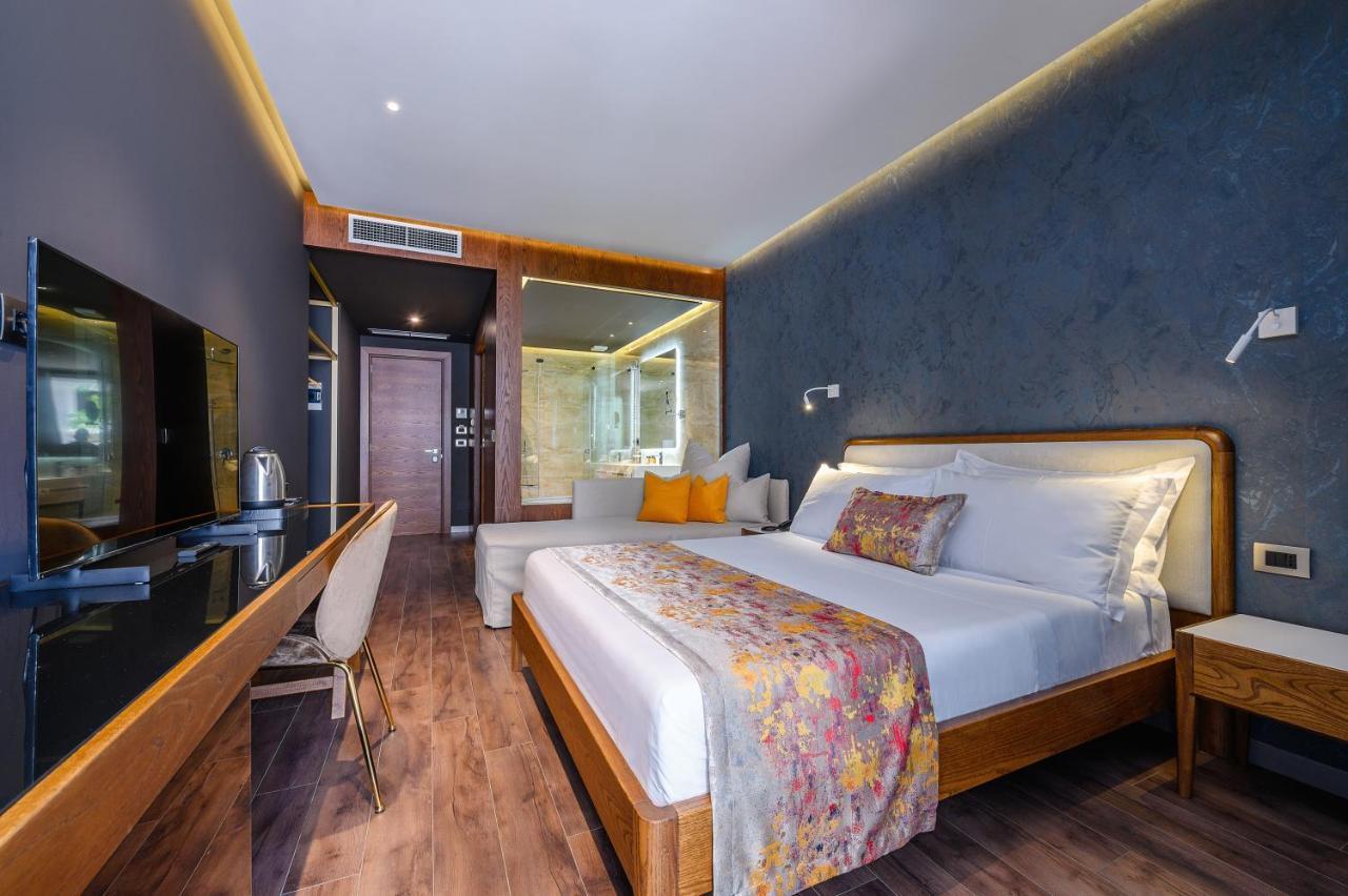 Chic Boutique Hotel Vlore Exterior photo