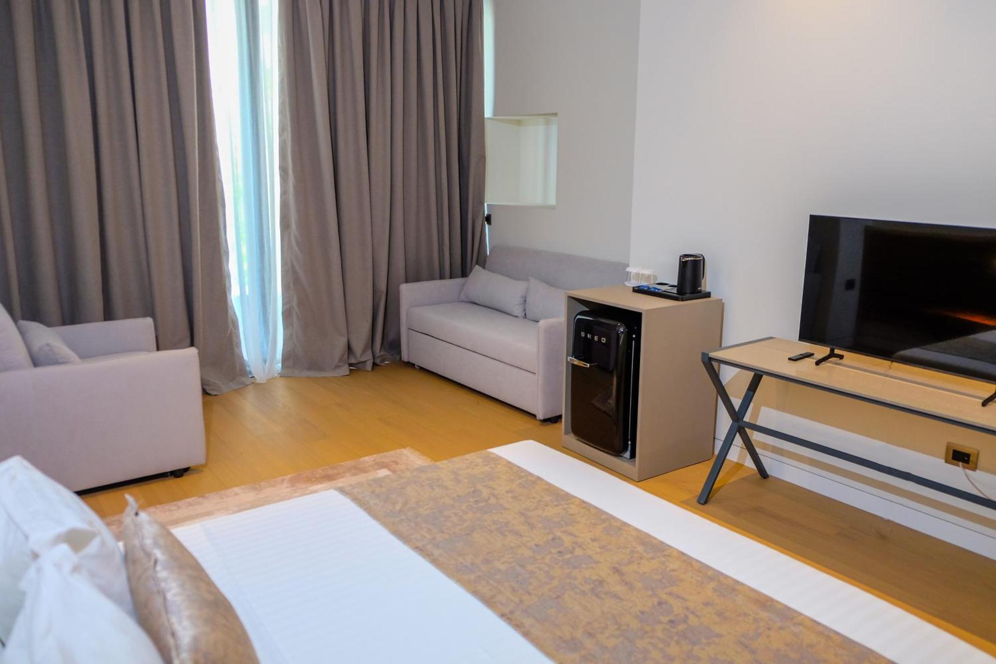 Chic Boutique Hotel Vlore Exterior photo