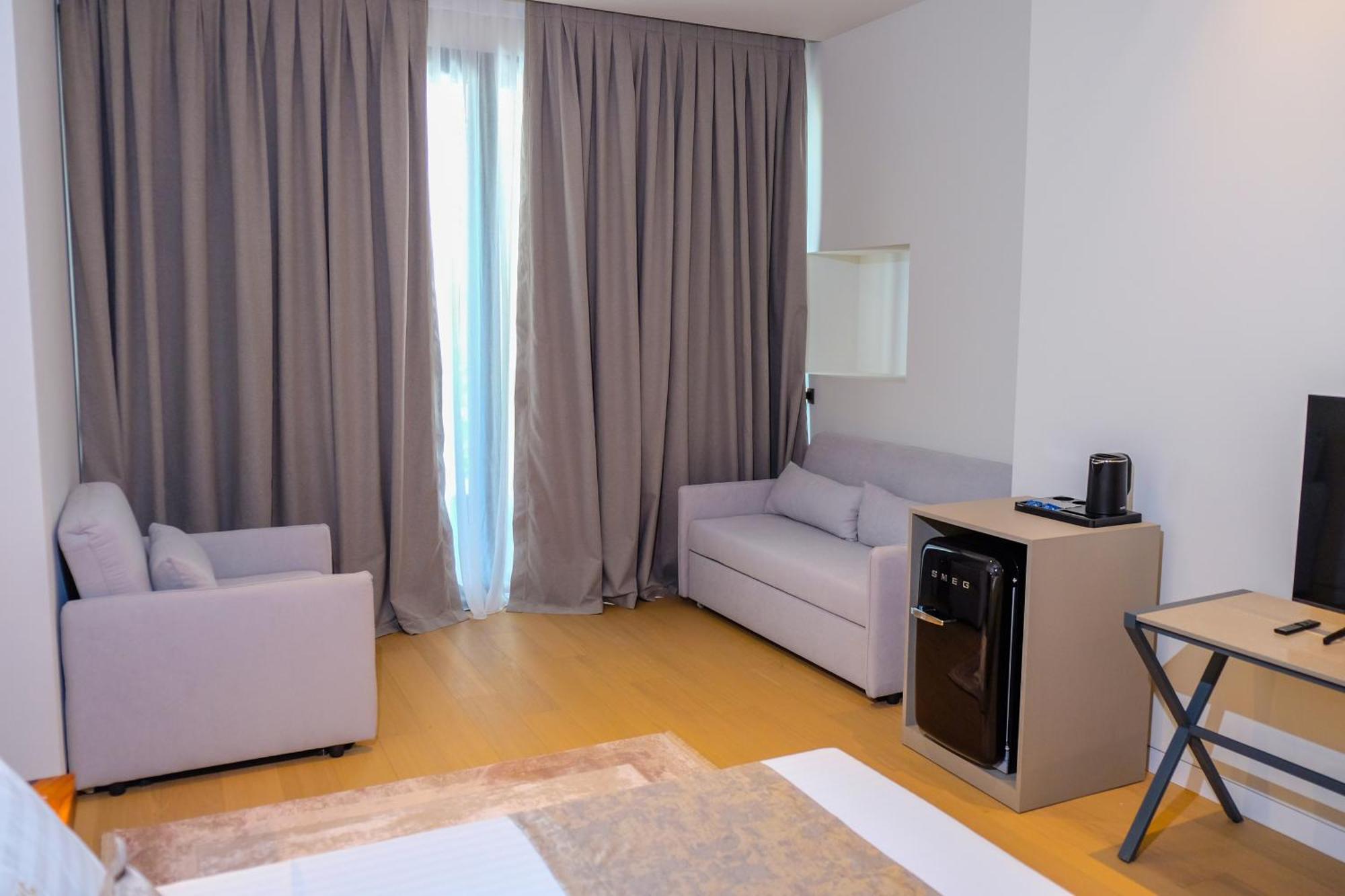 Chic Boutique Hotel Vlore Exterior photo