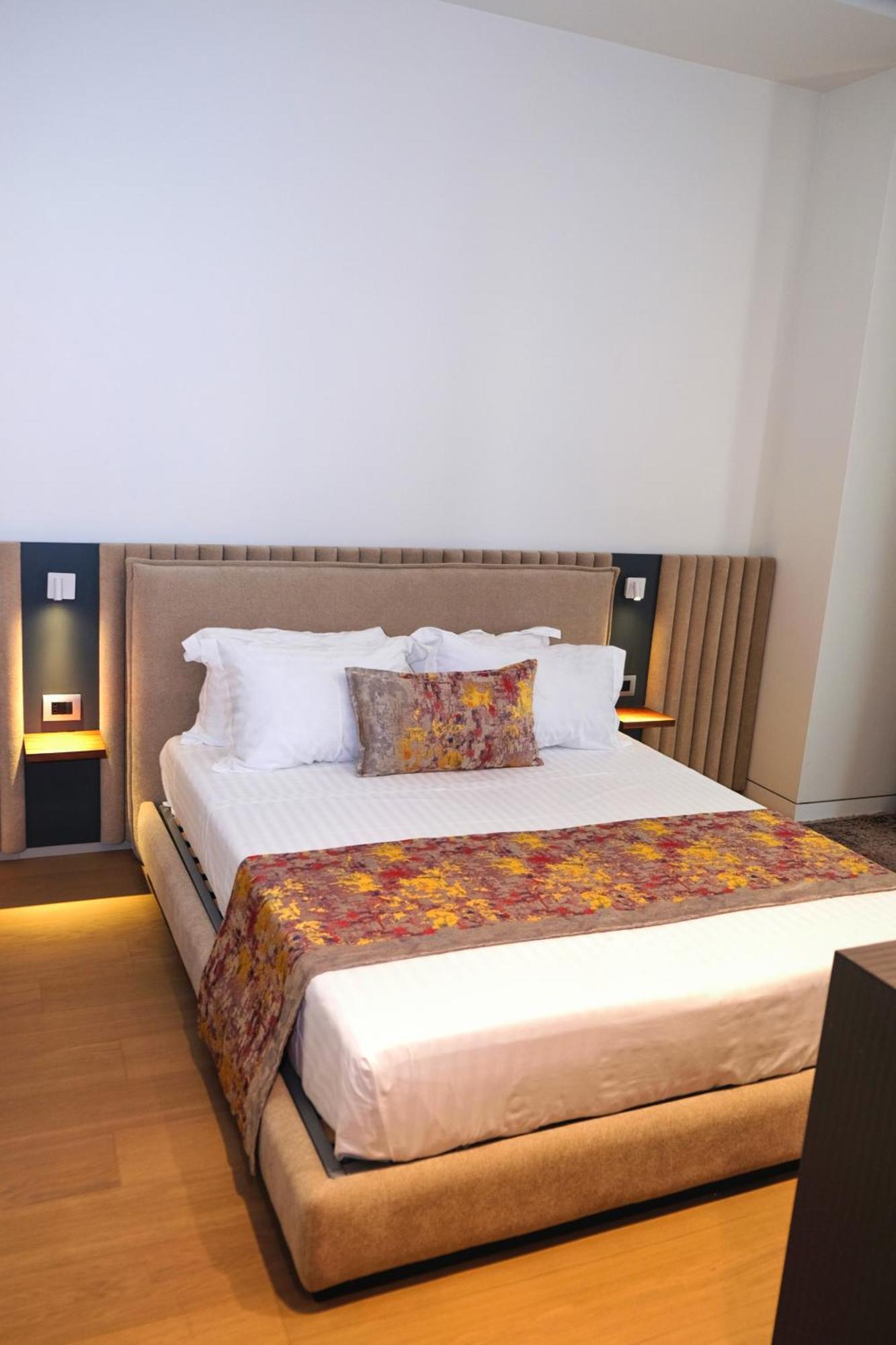 Chic Boutique Hotel Vlore Exterior photo