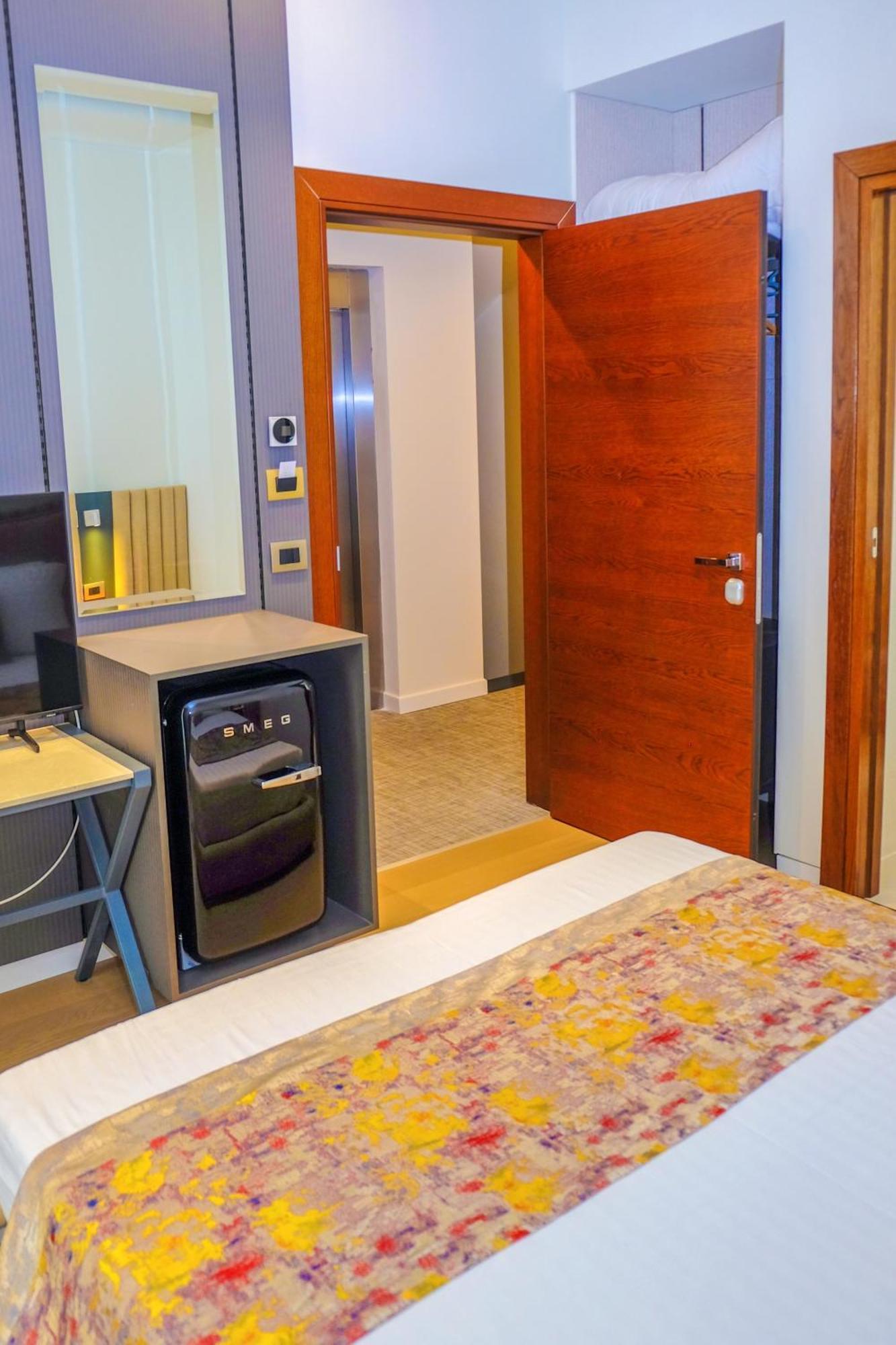 Chic Boutique Hotel Vlore Exterior photo